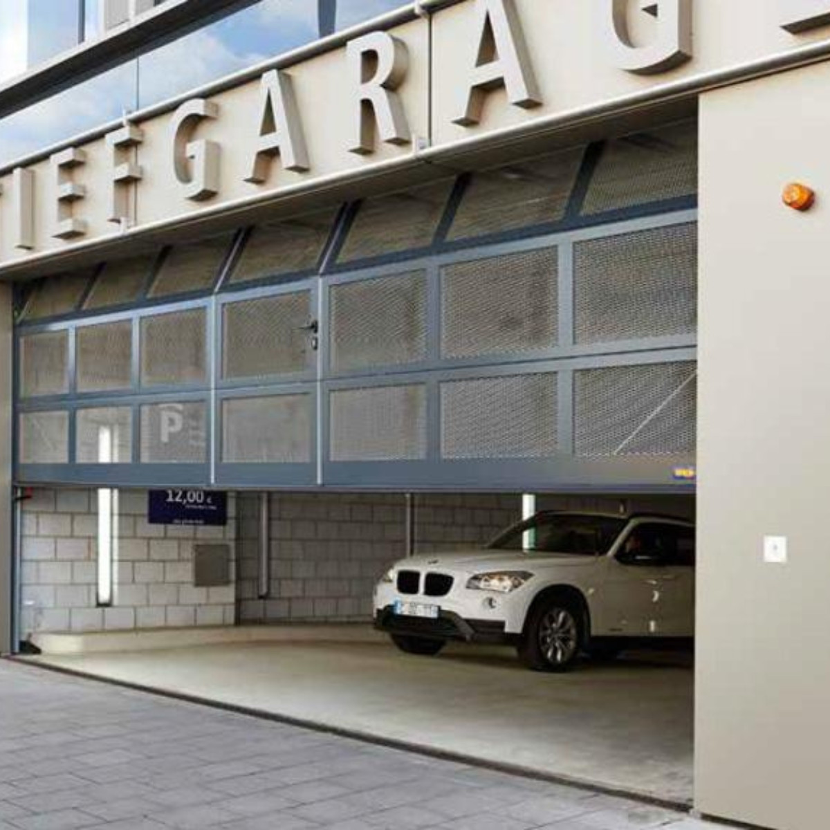 Társasházi teremgarázs kapu zajterhelése – 1