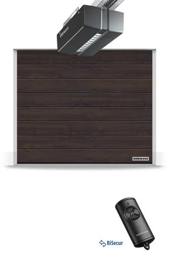 Hörmann RenoMatic szekcionált garázskapu | Decocolor lakkozott felület | M-bordás mintázat | Night Oak szín | ProMatic meghajtás