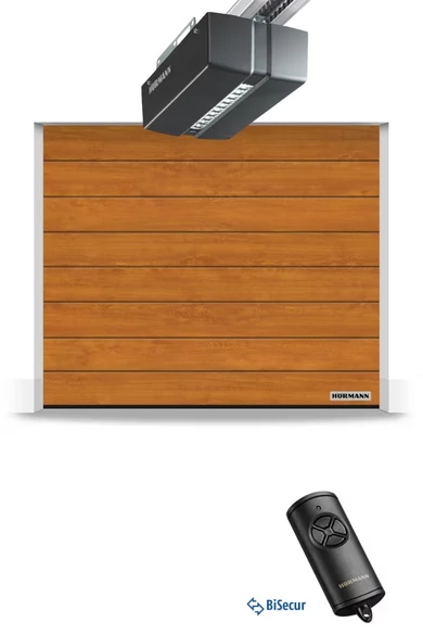 Hörmann RenoMatic szekcionált garázskapu | Decocolor lakkozott felület | M-bordás mintázat | Golden Oak szín | ProMatic meghajtás